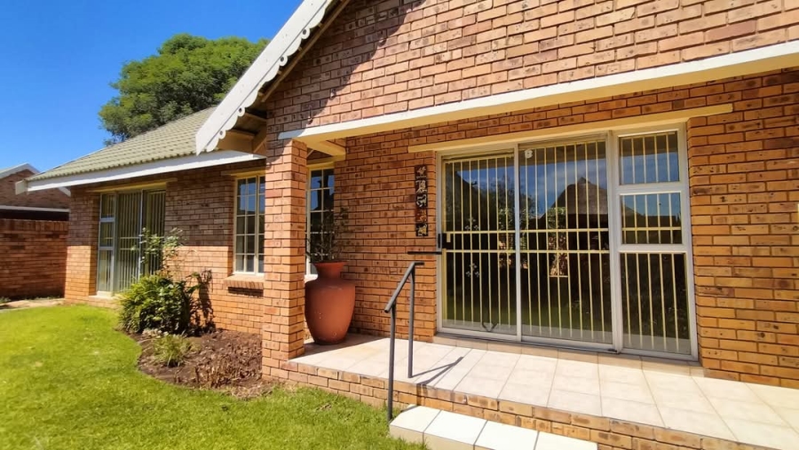 3 Bedroom Property for Sale in Heuwelsig Free State